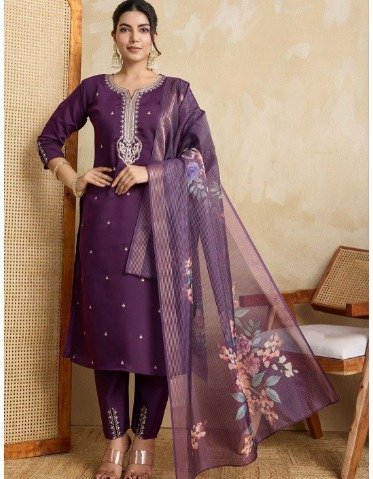 Women Floral Embroidered Regular Kurta with Trousers & With Dupatta