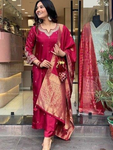 Women Ethnic Motifs Embroidered Regular Kurta with Trousers & With Dupatta
